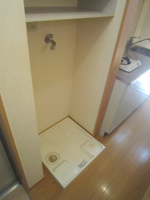 物件内観写真12　(洗濯機置場)