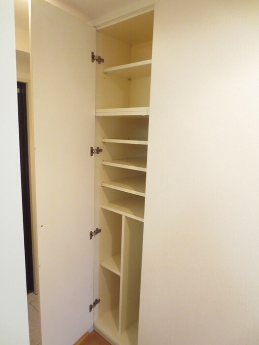 物件内観写真14　(靴箱)