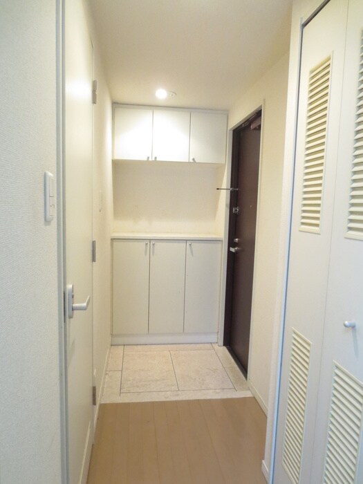 物件内観写真16　(玄関)