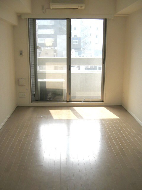 物件内観写真20　(室内からの展望)