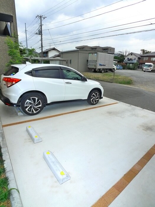 物件外観写真4　(駐車場)