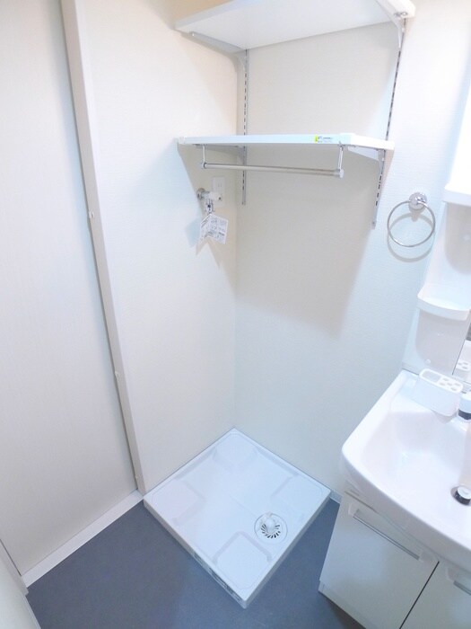 物件内観写真15　(洗濯機置場)