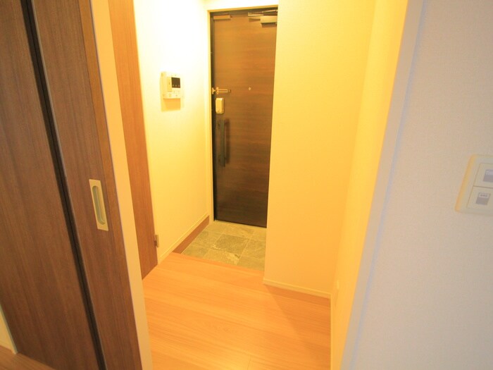 物件内観写真18　(玄関)
