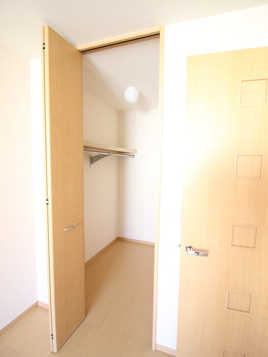 物件内観写真18　(収納)