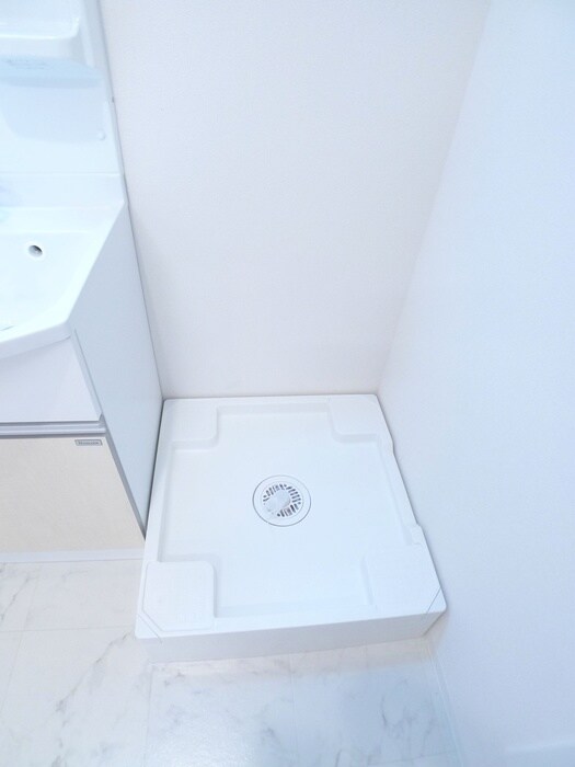 物件内観写真18　(洗濯機置場)