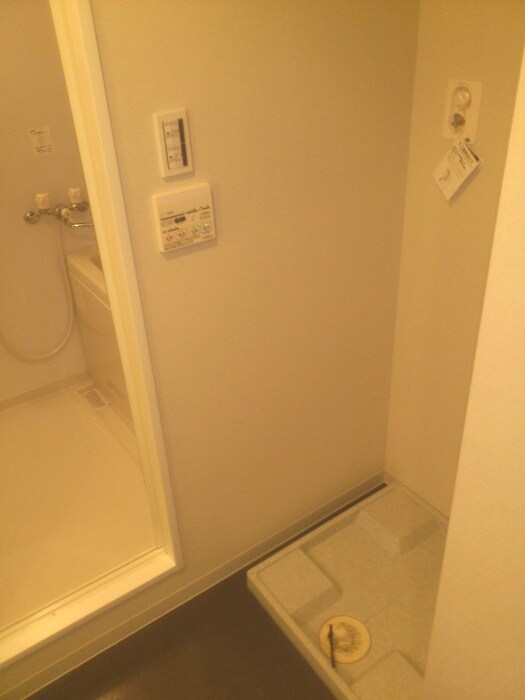 物件内観写真9　(洗濯機置場)