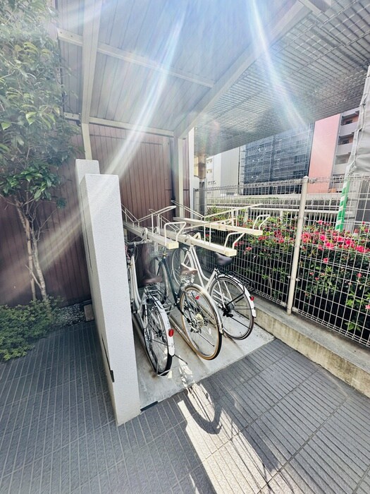 物件外観写真3　(駐輪場)