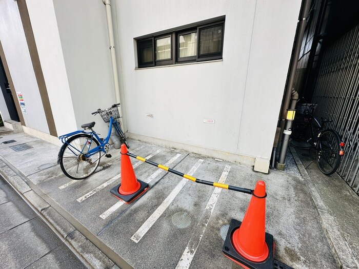 物件外観写真5　(駐輪場)