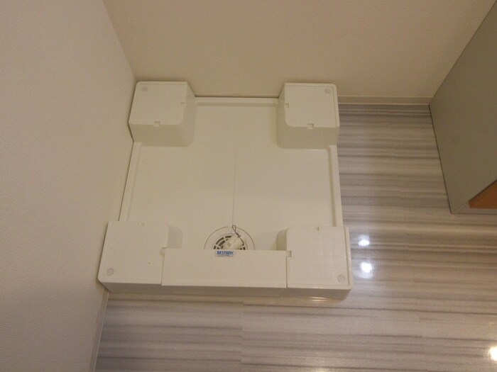 物件内観写真16　(洗濯機置場)