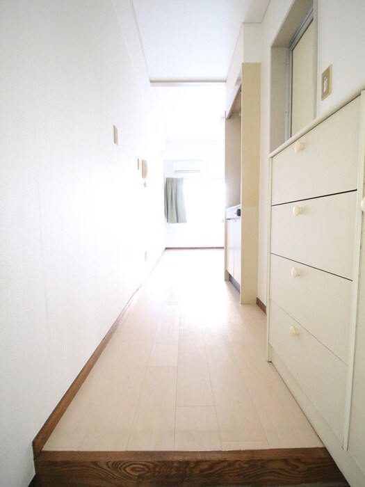 物件内観写真11　(廊下)