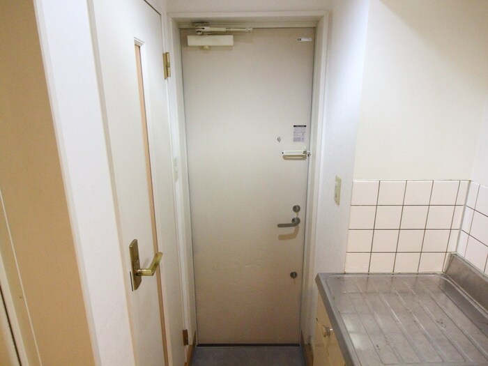 物件内観写真17　(玄関)