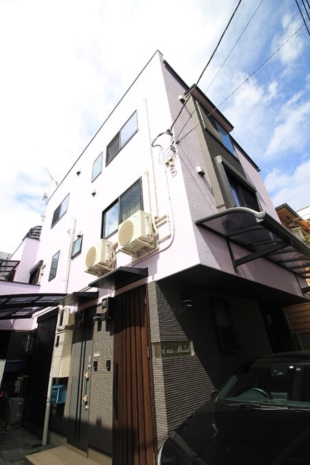 Emi Modal外観写真