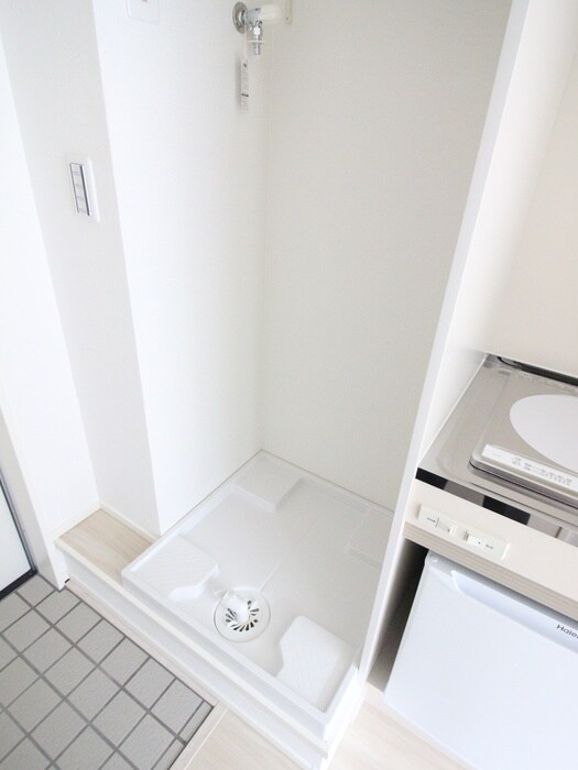 物件内観写真12　(洗濯機置場)