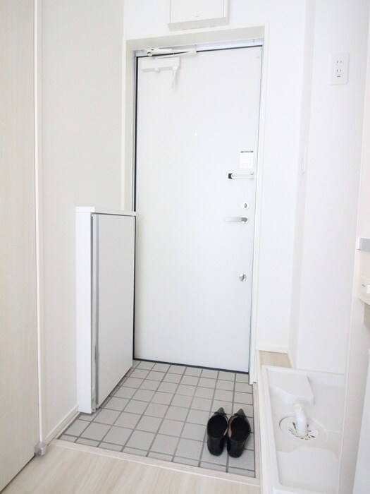 物件内観写真13　(玄関)