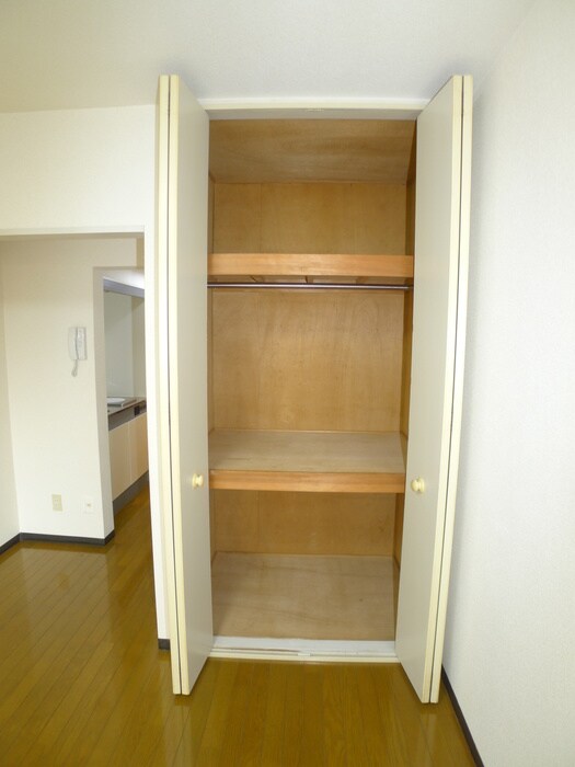 物件内観写真12　(収納)