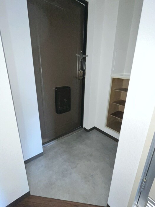 物件内観写真16　(玄関)