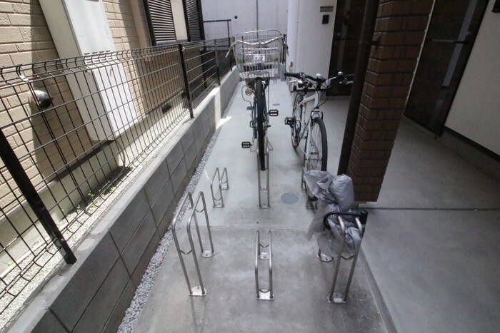 物件外観写真5　(駐輪場)