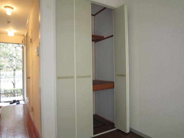 物件内観写真10　(収納)