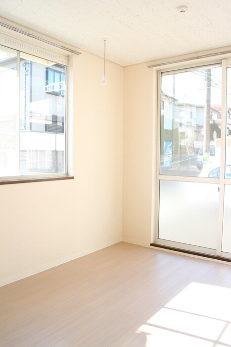 物件内観写真8　(居室)