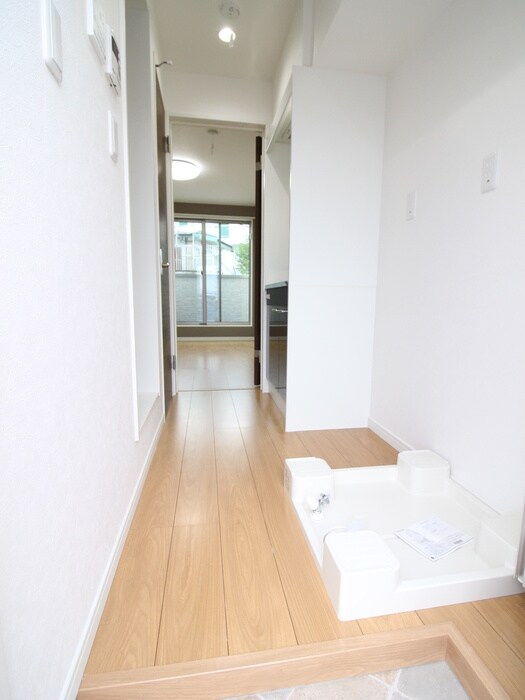 物件内観写真10　(玄関)