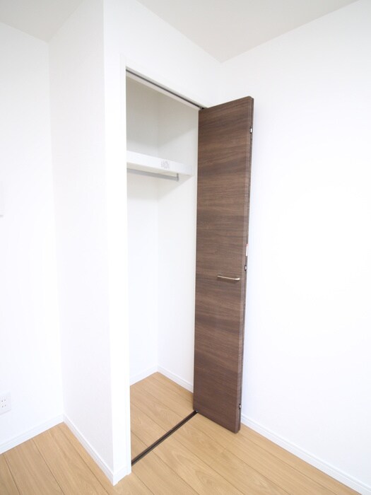 物件内観写真15　(収納)