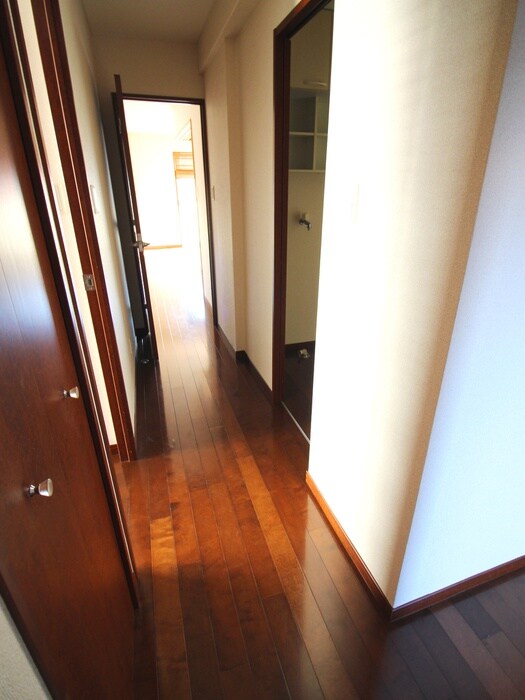 物件内観写真17　(廊下)