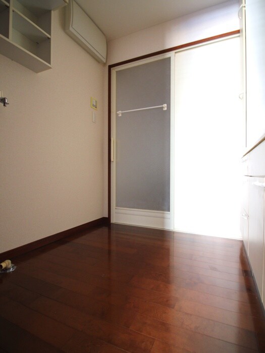 物件内観写真19　(洗濯機置場)