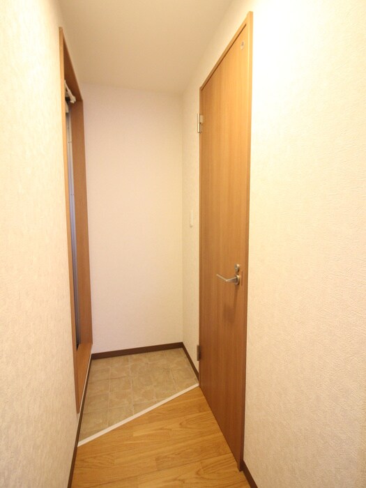 物件内観写真18　(廊下)