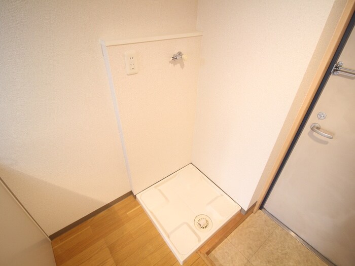 物件内観写真20　(洗濯機置場)