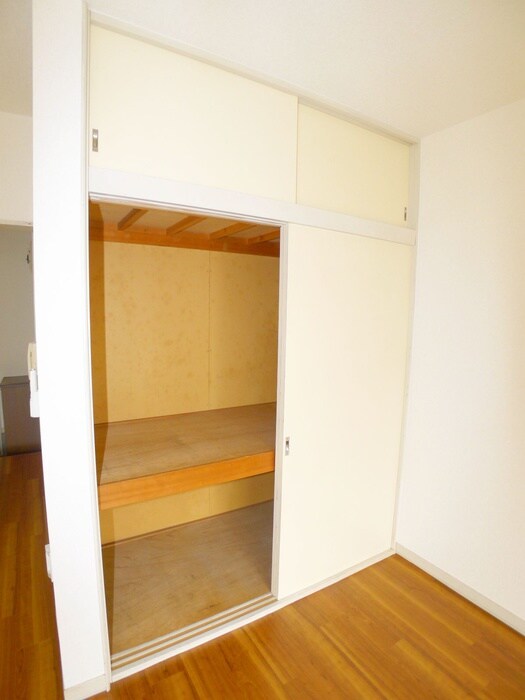 物件内観写真15　(収納)