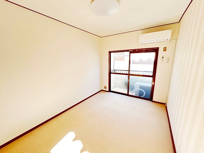 物件内観写真8　(居室)