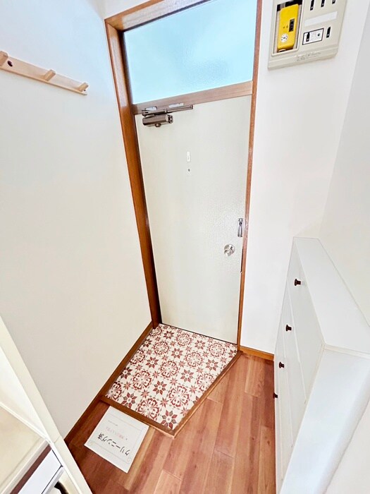 物件内観写真14　(玄関)