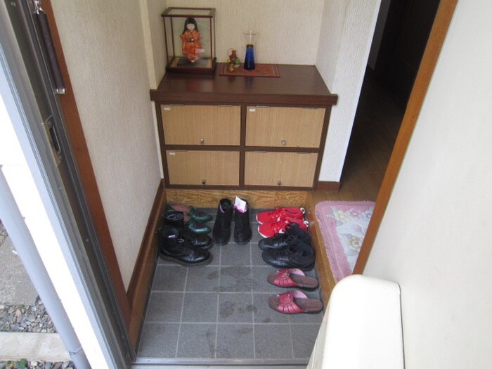 物件内観写真7　(玄関)