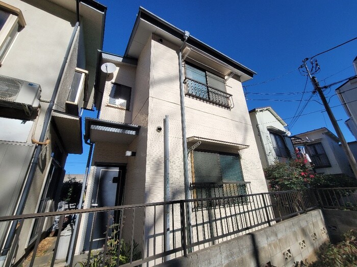 物件外観写真4　(エントランス部分)