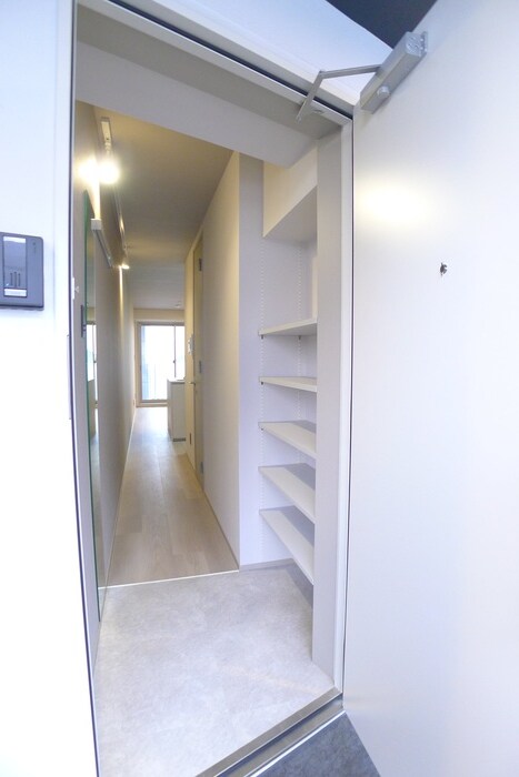 物件内観写真15　(玄関)