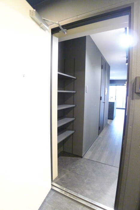 物件内観写真16　(玄関)