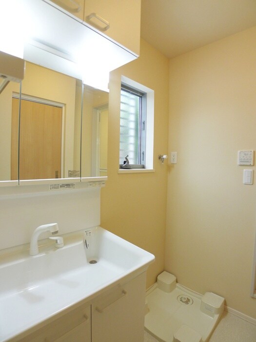 物件内観写真7　(洗面)