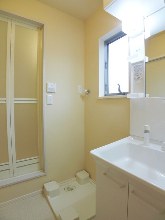 物件内観写真9　(洗濯機置場)