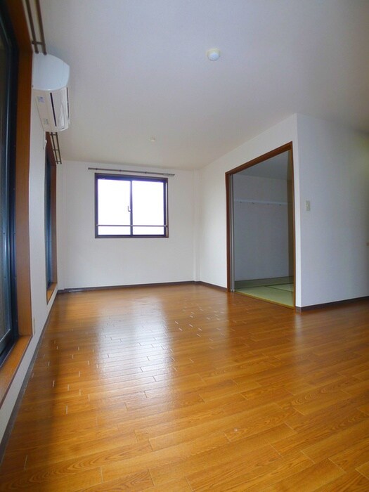 物件内観写真6　(居室)