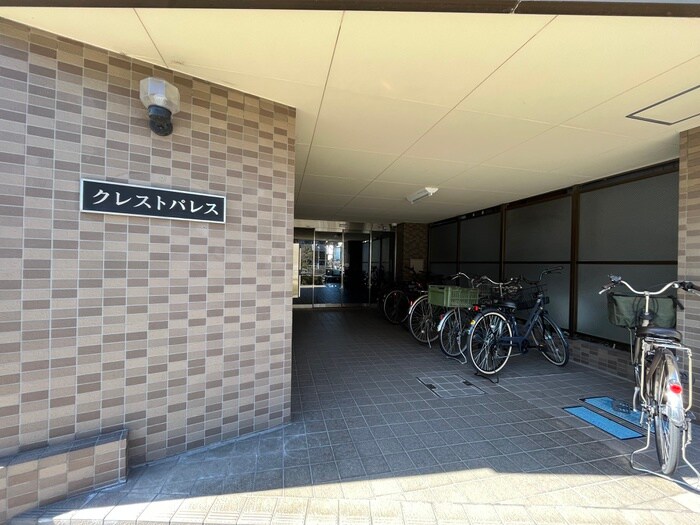 物件外観写真6　(エントランス部分)