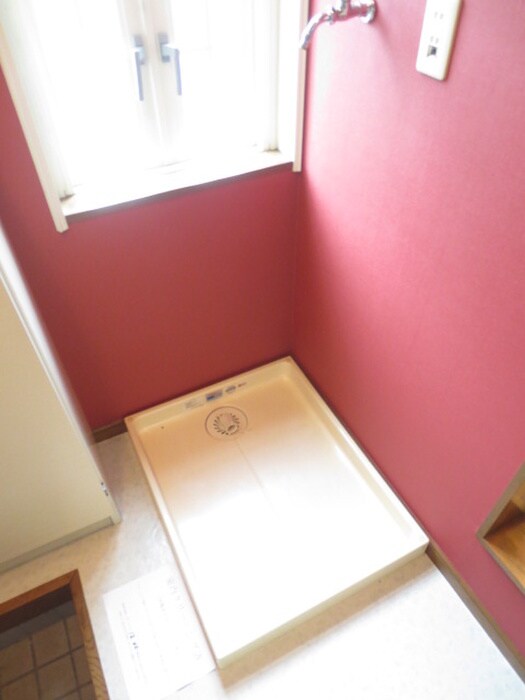 物件内観写真14　(洗濯機置場)