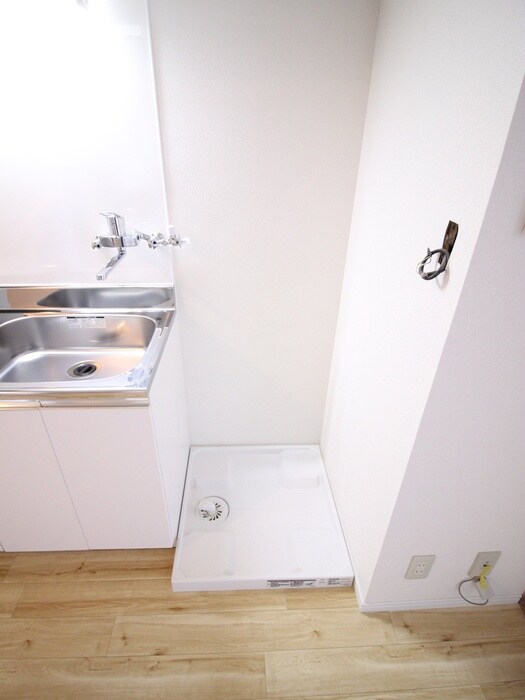 物件内観写真14　(洗濯機置場)