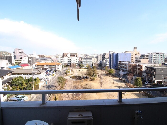 物件内観写真16　(室内からの展望)