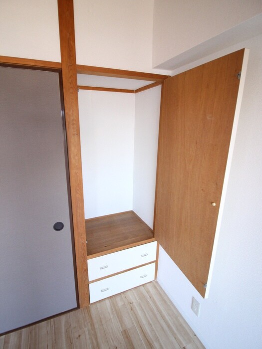 物件内観写真18　(収納)