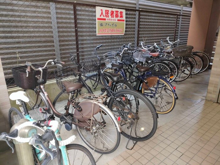 物件外観写真5　(駐輪場)
