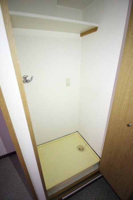 物件内観写真22　(洗濯機置場)