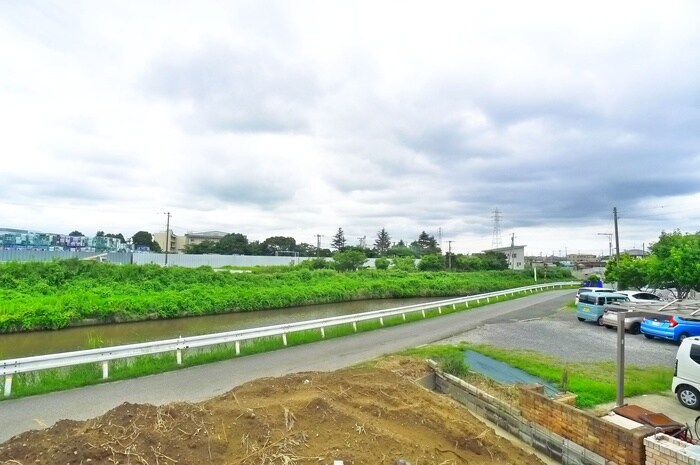 物件内観写真22　(室内からの展望)