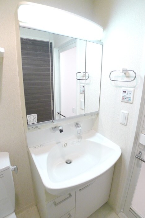 物件内観写真11　(洗面)