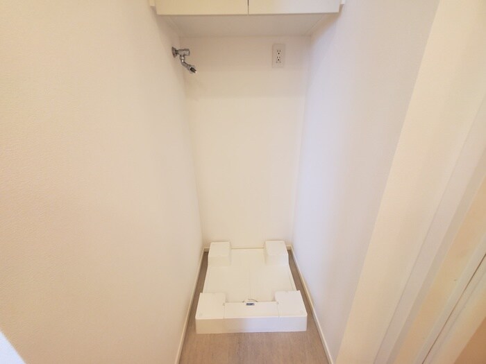 物件内観写真16　(洗濯機置場)