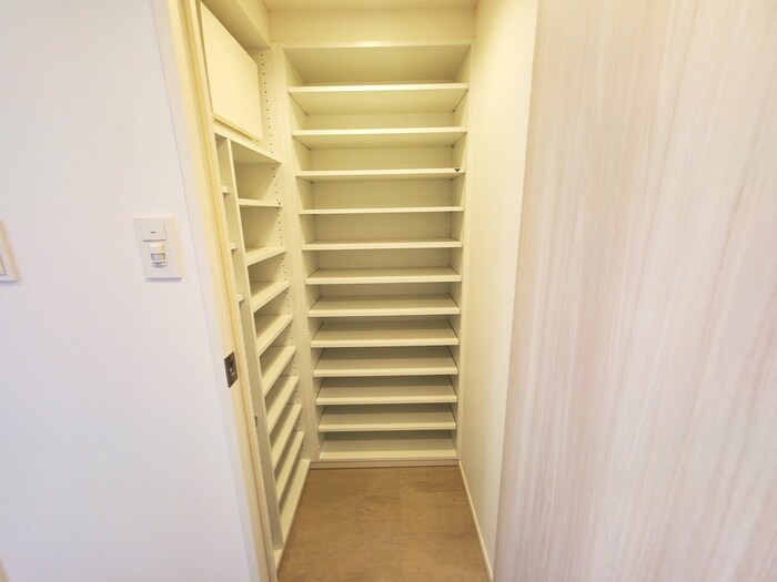 物件内観写真18　(靴箱)